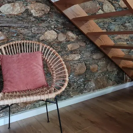 Casa Do Adro Da Igreja Velha * Janeiro de Cima