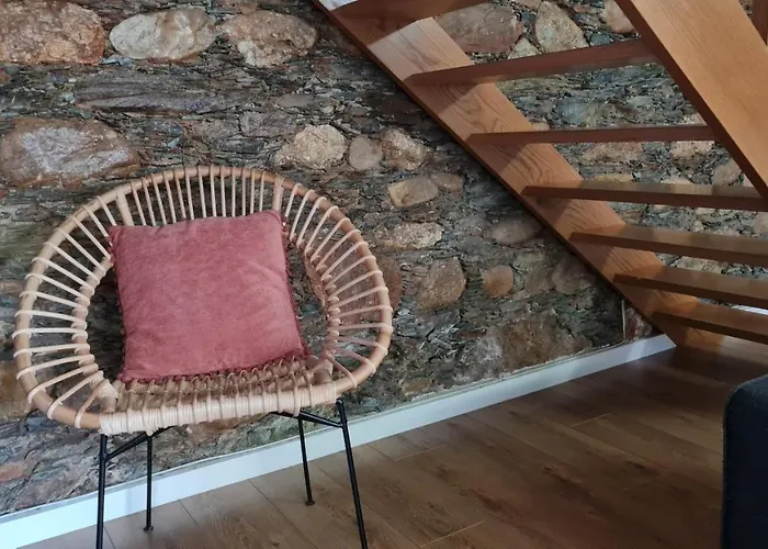 Casa Do Adro Da Igreja Velha * Janeiro de Cima